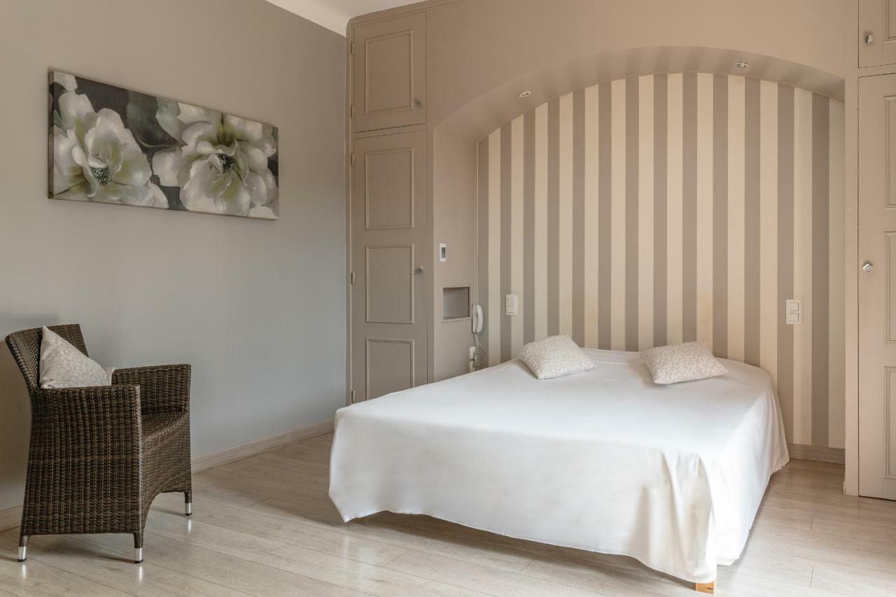 Standard Double Room Side