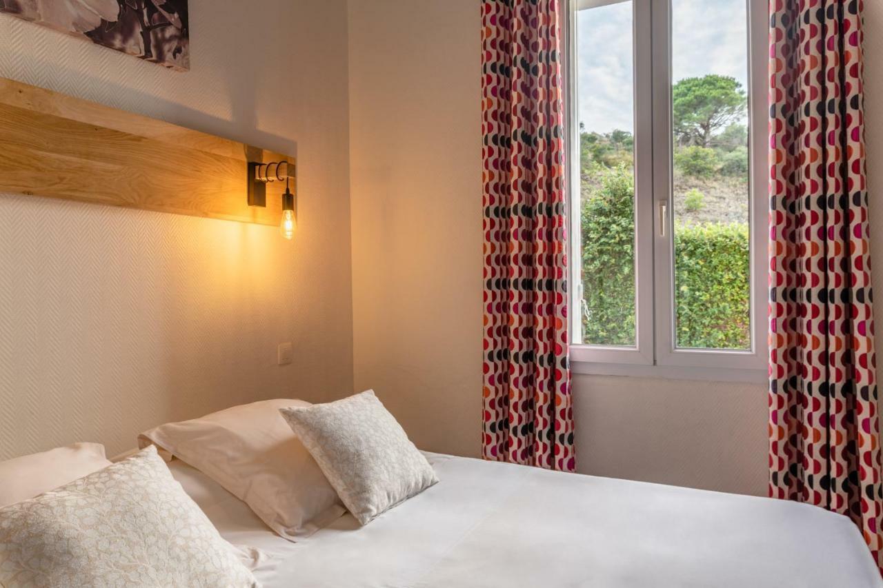 Standard Double Room Side